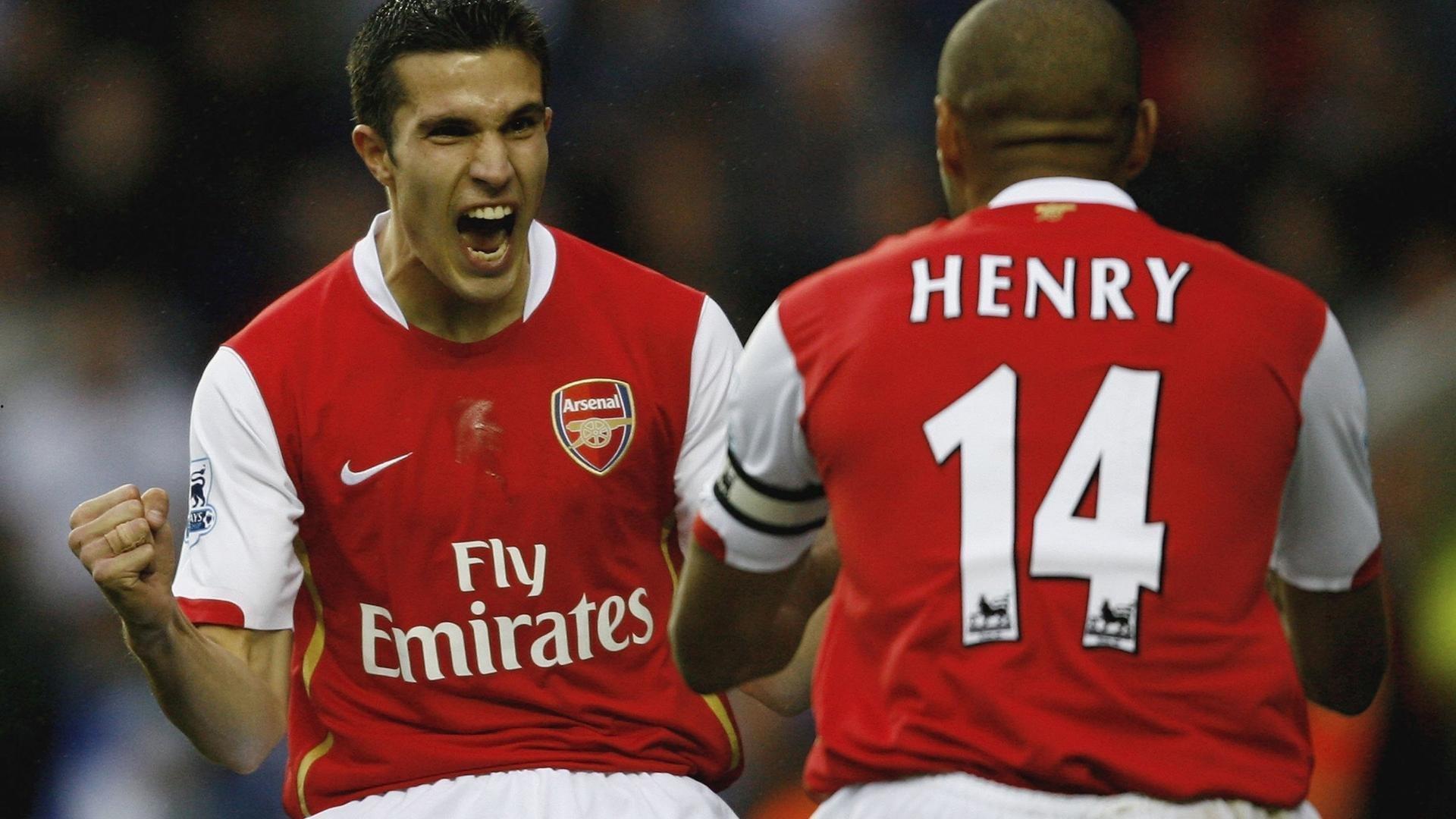 劳尔领衔超豪华皇马传奇赛首发，伯纳乌再现指环王传奇